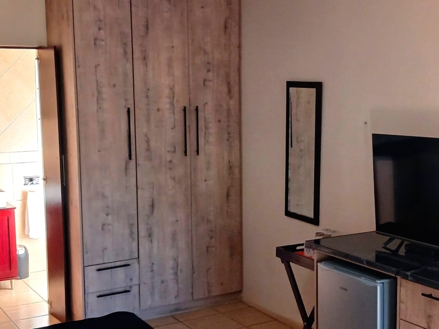 8 Bedroom Property for Sale in Cashan North West